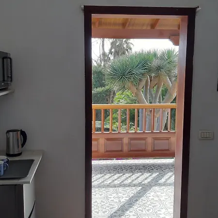 홈스테이 Con Balcon Y Banos Privados. 타코론테